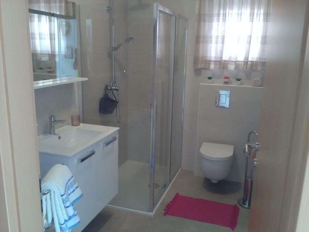 Podvrsina1A Rosa Villa Preko Ngoại thất bức ảnh